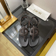 Load image into Gallery viewer, SE844 DR D-Club Sandals / Size4-11