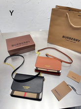 Load image into Gallery viewer, BUR099 Vintage Check and Leather Mini Note Bag / 7.8 x 1.8 x 5.3in