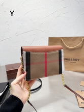 Load image into Gallery viewer, BUR099 Vintage Check and Leather Mini Note Bag / 7.8 x 1.8 x 5.3in