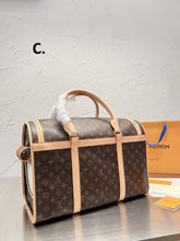 Load image into Gallery viewer, LB699 Dog Bag S(15.3x11.8x7.2inch)/M(17.3 x 12.6 x 9.1 inches)