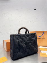 Load image into Gallery viewer, LB725 Onthego MM Size / 13.8 x 10.6 x 5.5 inches