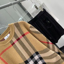 Load image into Gallery viewer, CLTH242 Wool Knitted Sweater / SizeS/M/L