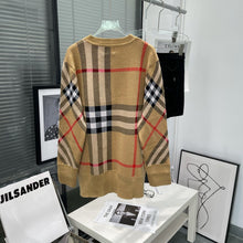 Load image into Gallery viewer, CLTH242 Wool Knitted Sweater / SizeS/M/L