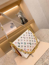 Load image into Gallery viewer, LB726 Coussin PM / 10.2 x 7.9 x 4.7 inches