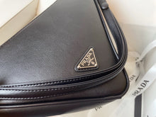 Load image into Gallery viewer, PD164 Triangle Leather Pouch / 10.2x6.3x2inch