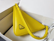 Load image into Gallery viewer, PD165 Triangle Leather Pouch / 10.2x6.3x2inch