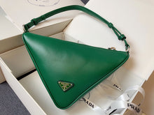 Load image into Gallery viewer, PD166 Triangle Leather Pouch / 10.2x6.3x2inch