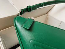 Load image into Gallery viewer, PD166 Triangle Leather Pouch / 10.2x6.3x2inch