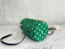 Load image into Gallery viewer, LB684 Papillon / HIGHEST QUALITY VERSION / 12.2 x 5.9 x 5.9 inches