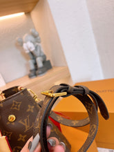 Load image into Gallery viewer, LB730 Montaigne BB / 11.4 x 7.9 x 5.1 inches