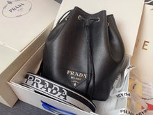 Load image into Gallery viewer, PD176 Leather bucket bag / 7.9x9.8x5.5inch