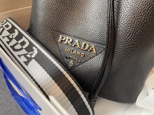 Load image into Gallery viewer, PD176 Leather bucket bag / 7.9x9.8x5.5inch