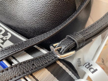 Load image into Gallery viewer, PD176 Leather bucket bag / 7.9x9.8x5.5inch