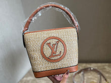 Load image into Gallery viewer, LB666 Petit Bucket / 9.4 x 7.5 x 7.3 inches