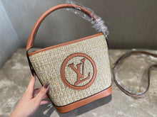 Load image into Gallery viewer, LB666 Petit Bucket / 9.4 x 7.5 x 7.3 inches