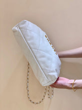 Load image into Gallery viewer, CC563 CC 22 Handbag / HIGHEST QUALITY VERSION / Small/Medium/Large