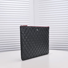 Load image into Gallery viewer, CC667 Small Pouch / 13.4x9.5inch