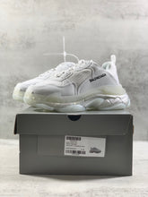 Load image into Gallery viewer, SE946 Women's Triple S Clear Sole