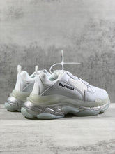 Load image into Gallery viewer, SE946 Women's Triple S Clear Sole