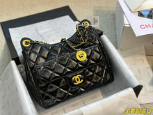 Load image into Gallery viewer, CC632 Small Hobo Bag / 6.6 × 7.4 × 2.3 in