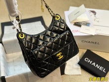 Load image into Gallery viewer, CC632 Small Hobo Bag / 6.6 × 7.4 × 2.3 in