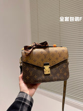 Load image into Gallery viewer, LB001 9.8x7.5x2.8 inch