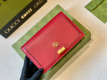 Load image into Gallery viewer, GC453 Gucci Diana Chain Wallet with Bamboo