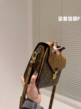 Load image into Gallery viewer, LB001 9.8x7.5x2.8 inch