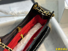 Load image into Gallery viewer, CC632 Small Hobo Bag / 6.6 × 7.4 × 2.3 in