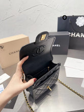 Load image into Gallery viewer, CC621 Small Flap Bag with Top Handle / 6.6 × 8 × 2.3 inch