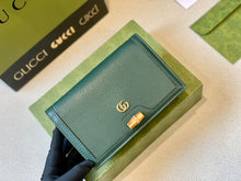 Load image into Gallery viewer, GC453 Gucci Diana Chain Wallet with Bamboo