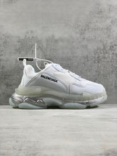 Load image into Gallery viewer, SE946 Women's Triple S Clear Sole