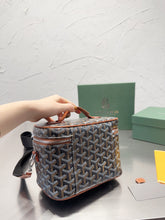 Load image into Gallery viewer, GY009 Muse Vanity Case / 6.3x5.5x7.9inch