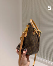 Load image into Gallery viewer, LB732 Boétie PM / 9.8 x 9.1 x 5.5 inches