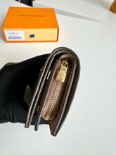 Load image into Gallery viewer, LB1143 Cléa Wallet / HIGHEST QUALITY VERSION / 4.3 x 3.3 x 1.4 inches
