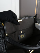 Load image into Gallery viewer, FF321 Peekaboo FENDI ROMA/29x25CM
