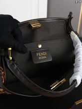 Load image into Gallery viewer, FF322 Peekaboo FENDI ROMA/29x25CM
