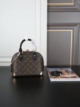 Load image into Gallery viewer, LB1364 LV AImaTrunk BB /23x17CM
