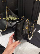 Load image into Gallery viewer, CC1209 Chanel 25s Hobo Tote Bag /Small 20x18CM Medium 33x31CM
