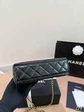 Load image into Gallery viewer, CC1210 CHANEL 23K Kelly / 20 X 14 CM
