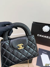 Load image into Gallery viewer, CC1210 CHANEL 23K Kelly / 20 X 14 CM
