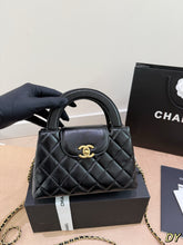 Load image into Gallery viewer, CC1210 CHANEL 23K Kelly / 20 X 14 CM
