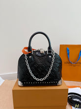Load image into Gallery viewer, LB1364 LV New AIma Shell Bag 25X28CM
