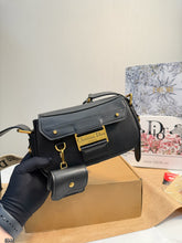 Load image into Gallery viewer, DR590 Dior Crossbody Bag Streetchic /24X12CM
