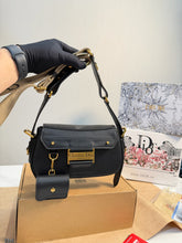 Load image into Gallery viewer, DR590 Dior Crossbody Bag Streetchic /24X12CM
