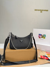 Load image into Gallery viewer, PD372 Prada Hobo 3-in-1 Chain Bag/20X15CM

