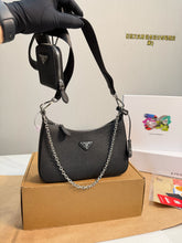Load image into Gallery viewer, PD372 Prada Hobo 3-in-1 Chain Bag/20X15CM
