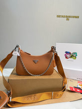 Load image into Gallery viewer, PD372 Prada Hobo 3-in-1 Chain Bag/20X15CM
