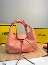 Load image into Gallery viewer, FF323 Fendi Spy Bag Handbag/
