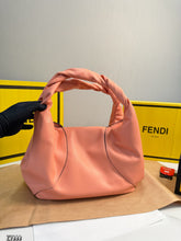 Load image into Gallery viewer, FF323 Fendi Spy Bag Handbag/
